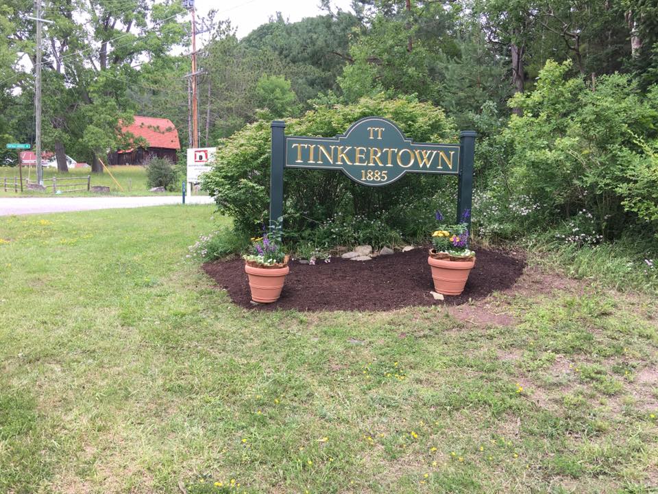 Freshly mulched Tinkertown sign Freshly mulched Tinkertown sign
